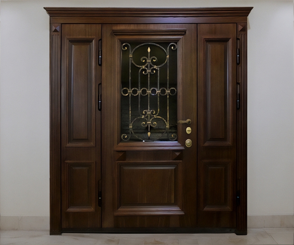 Входная группа с карнизом