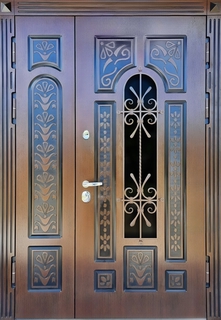 Полуторастворчатая уличная термодверь с отделкой МДФ, с решеткой и остеклением